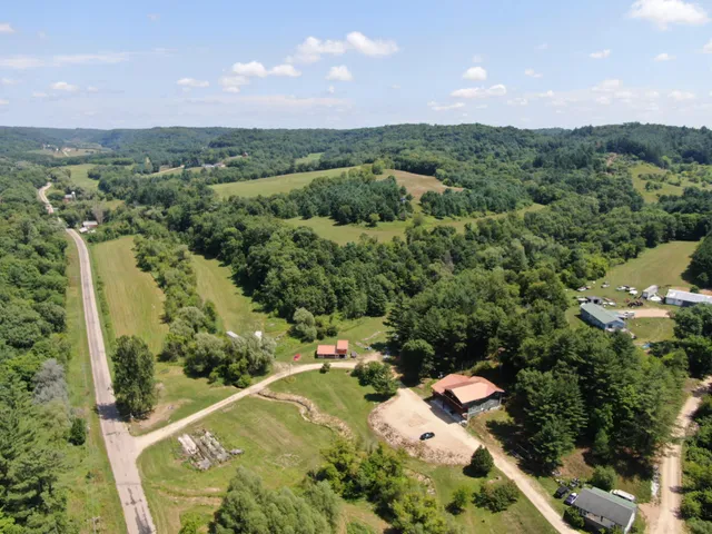 $950,000 | 26378 Drake Lane, Unit 26350, Henrietta, WI 53924