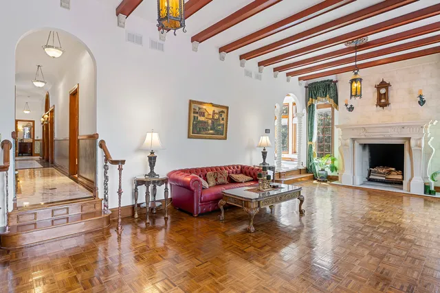 $3,250,000 | 23 Polo Drive, South Barrington, IL 60010