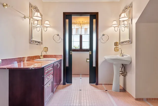 $3,250,000 | 23 Polo Drive, South Barrington, IL 60010