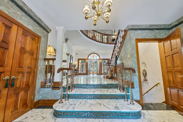 $3,250,000 | 23 Polo Drive, South Barrington, IL 60010