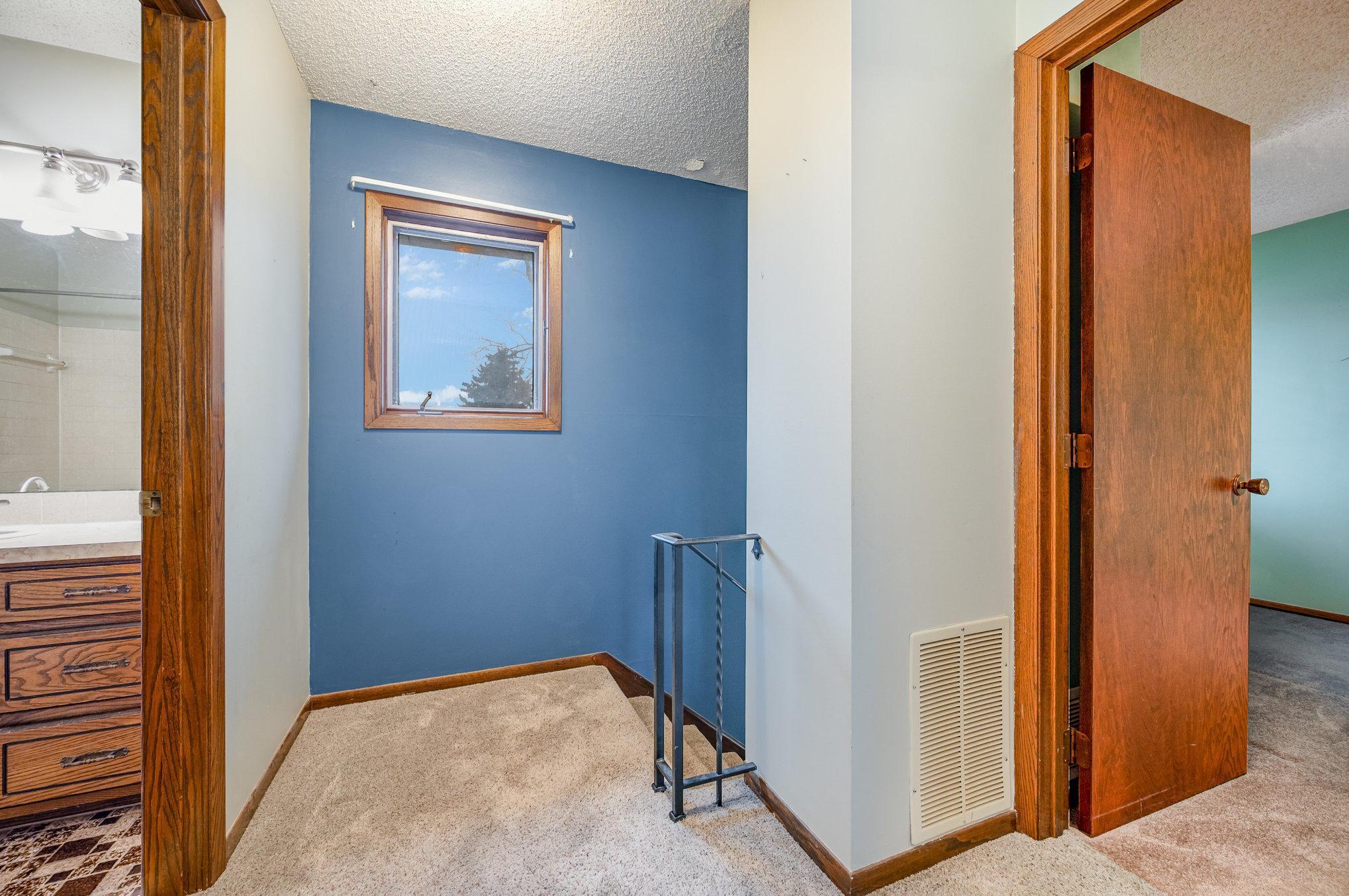 1009 4th Avenue East Shakopee, MN 55379 - Photo 19 of 26