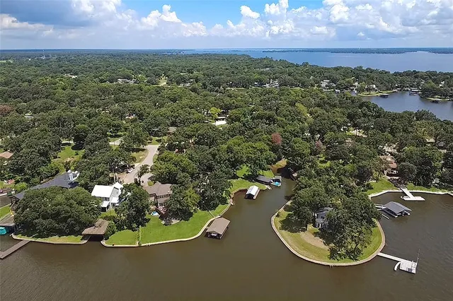 $600,000 | 1208 Atoll Court, Tool, TX 75143