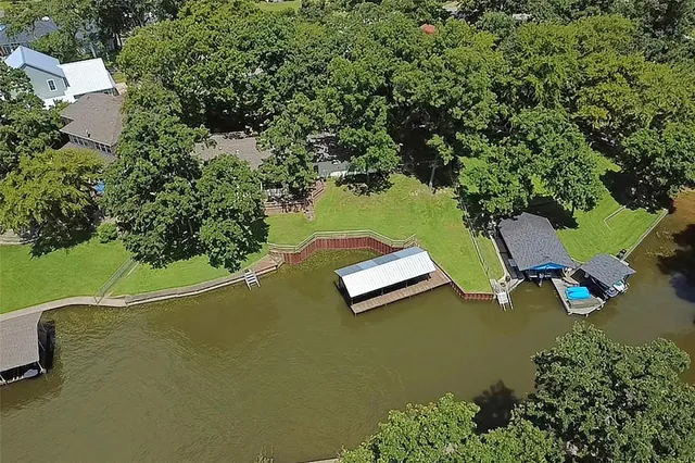 $600,000 | 1208 Atoll Court, Tool, TX 75143