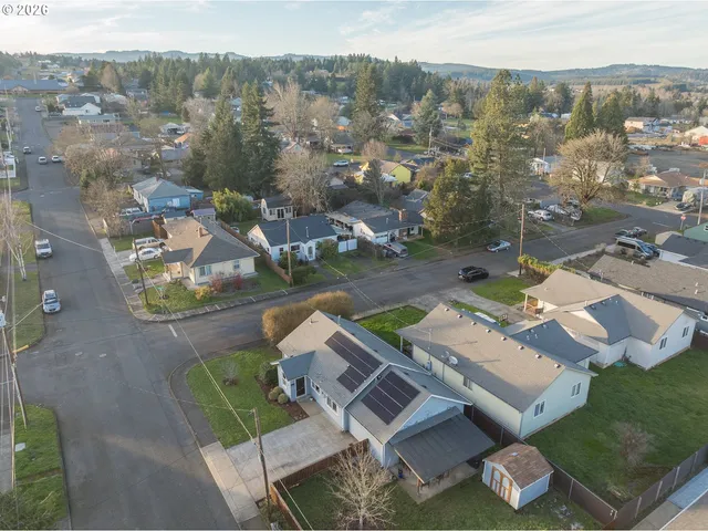 $395,000 | 886 Southwest Birch Street, Dallas, OR 97338