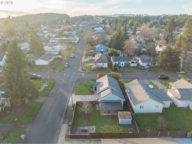 $395,000 | 886 Southwest Birch Street, Dallas, OR 97338