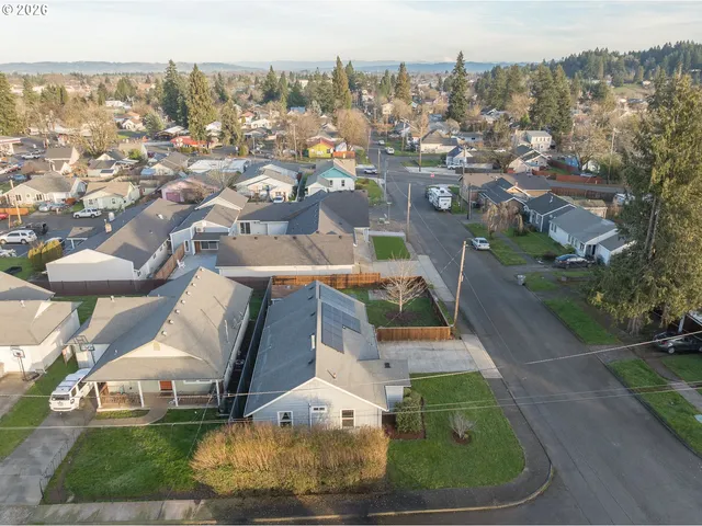 $395,000 | 886 Southwest Birch Street, Dallas, OR 97338