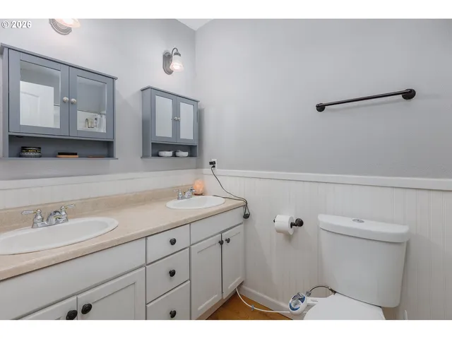 $395,000 | 886 Southwest Birch Street, Dallas, OR 97338