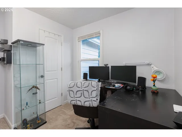 $395,000 | 886 Southwest Birch Street, Dallas, OR 97338