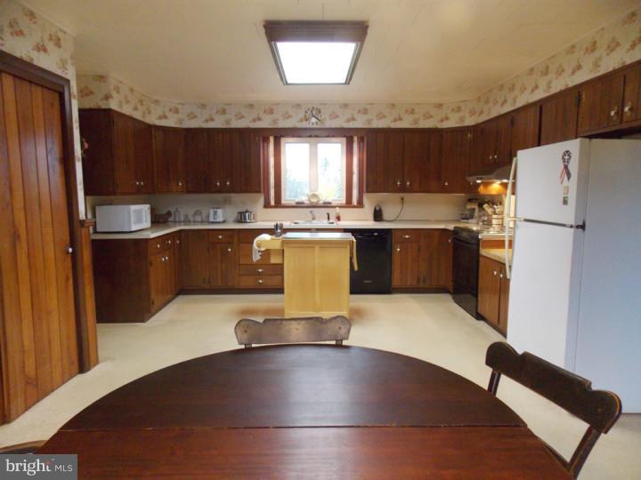 4555 Golden Key Road New Tripoli, PA 18066 - Photo 8 of 25 Gallery Image 8