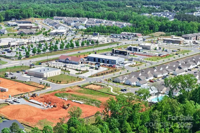 a picture of city view with outdoor space