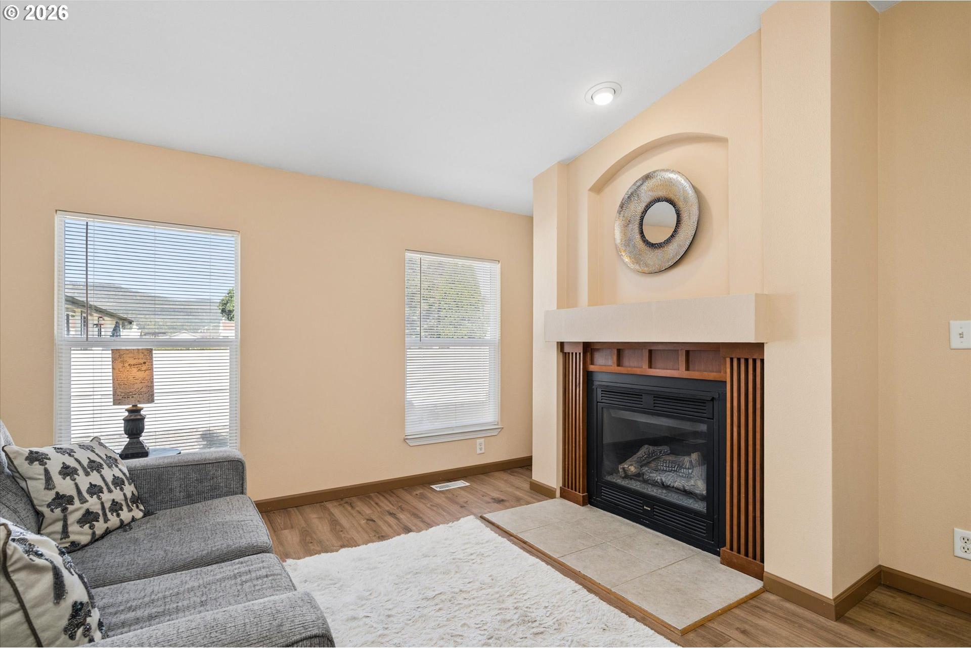 2416 Maia Loop Springfield, OR 97477 - Photo 16 of 37 Family Room