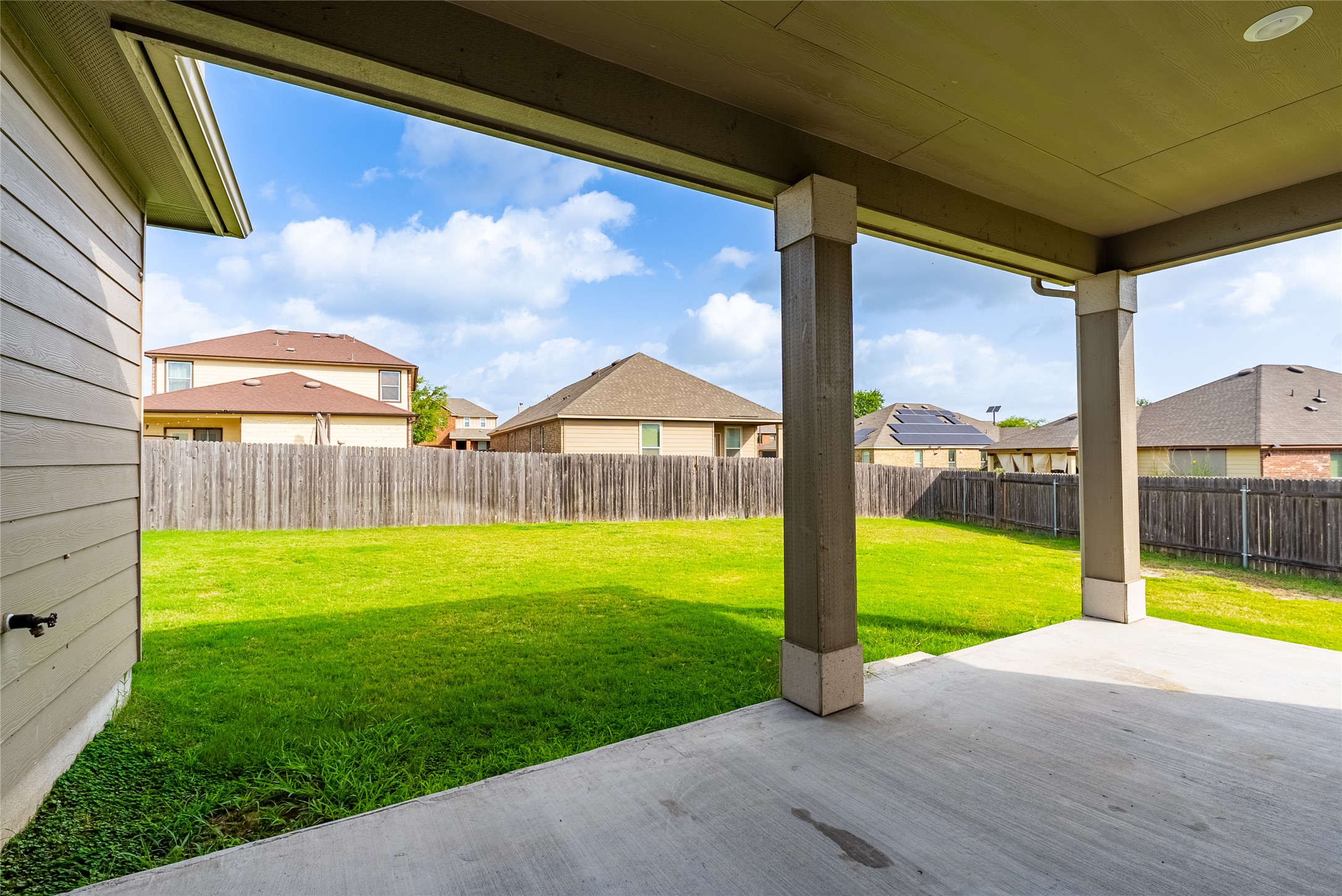 637 Landon Samuel Loop Pflugerville, TX 78660 - Photo 2 of 21