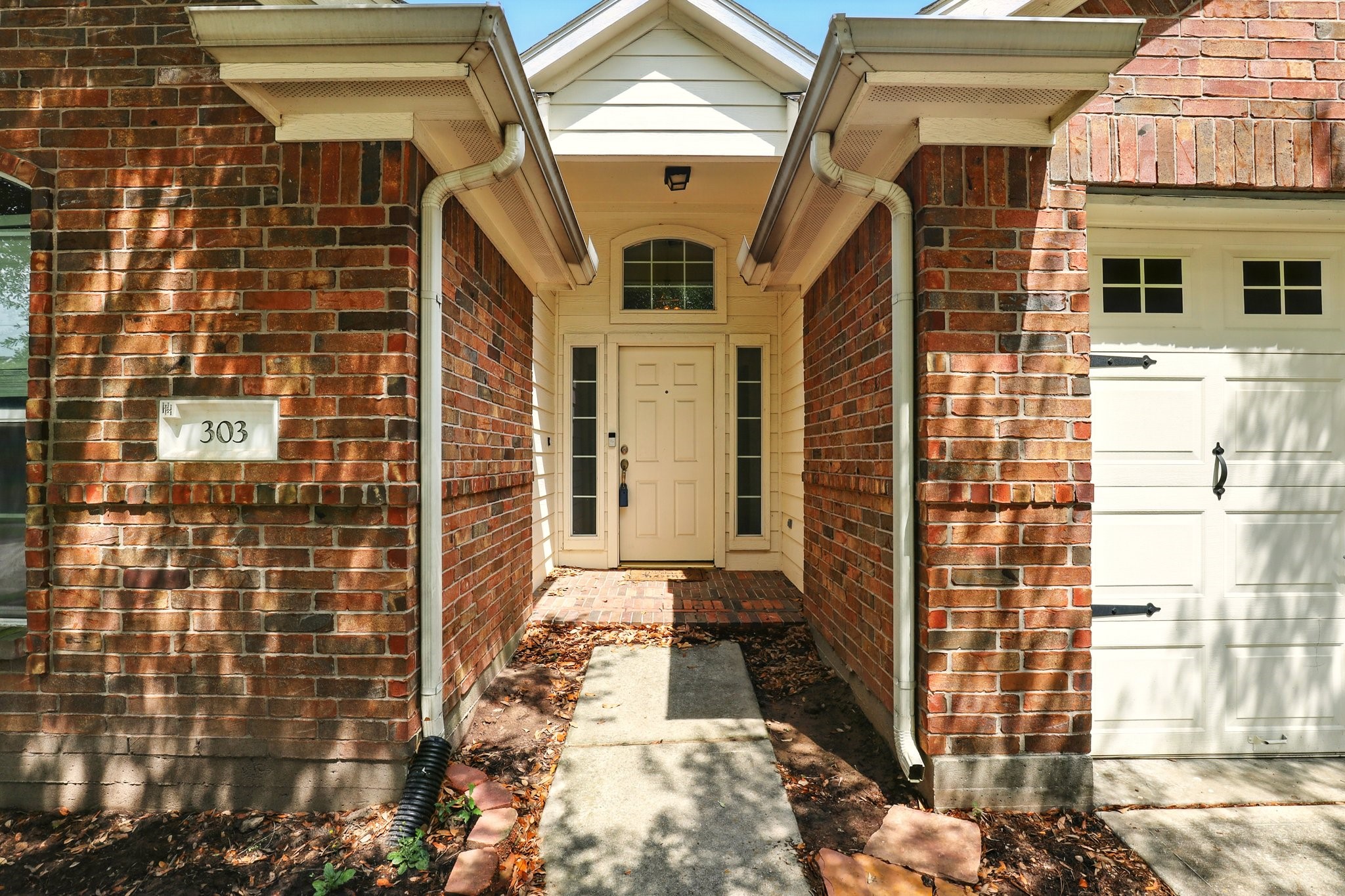 303 Burris Park Drive Spring, TX 77373 - Photo 2 of 20