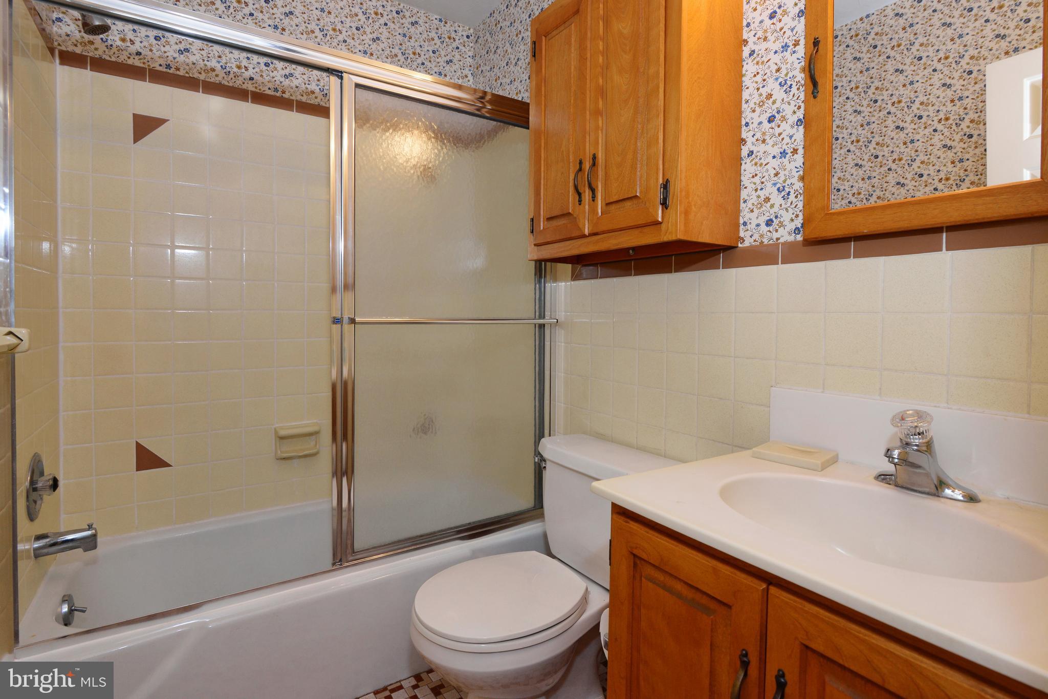 479 Quarry Road Harleysville, PA 19438 - Photo 15 of 33 Hall Bath