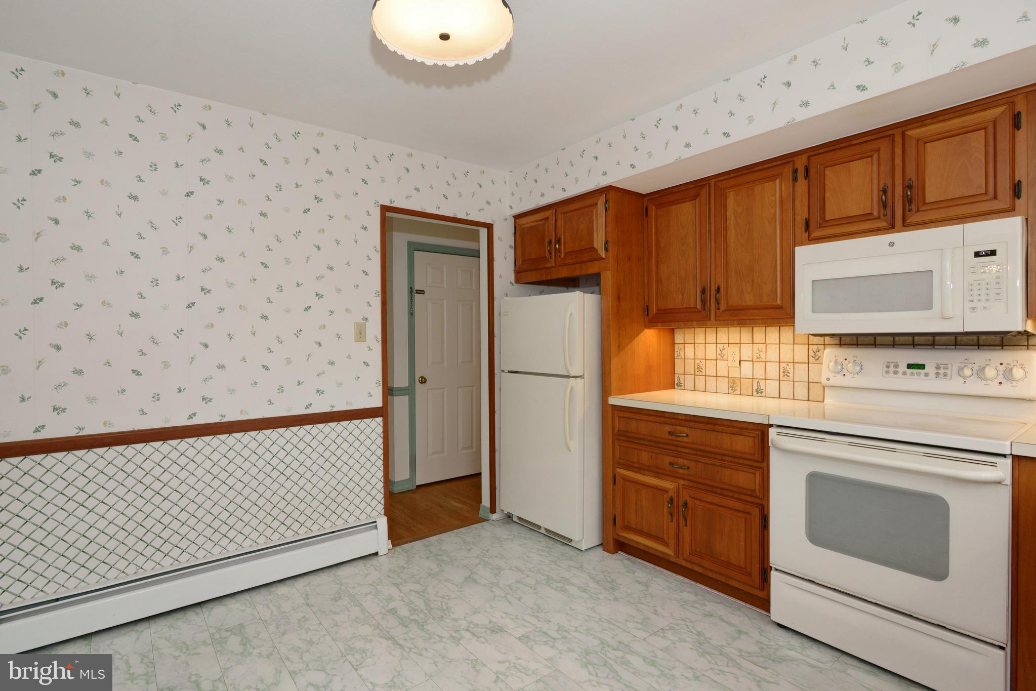 479 Quarry Road Harleysville, PA 19438 - Photo 10 of 33 Kitchen with Cooktop Stove