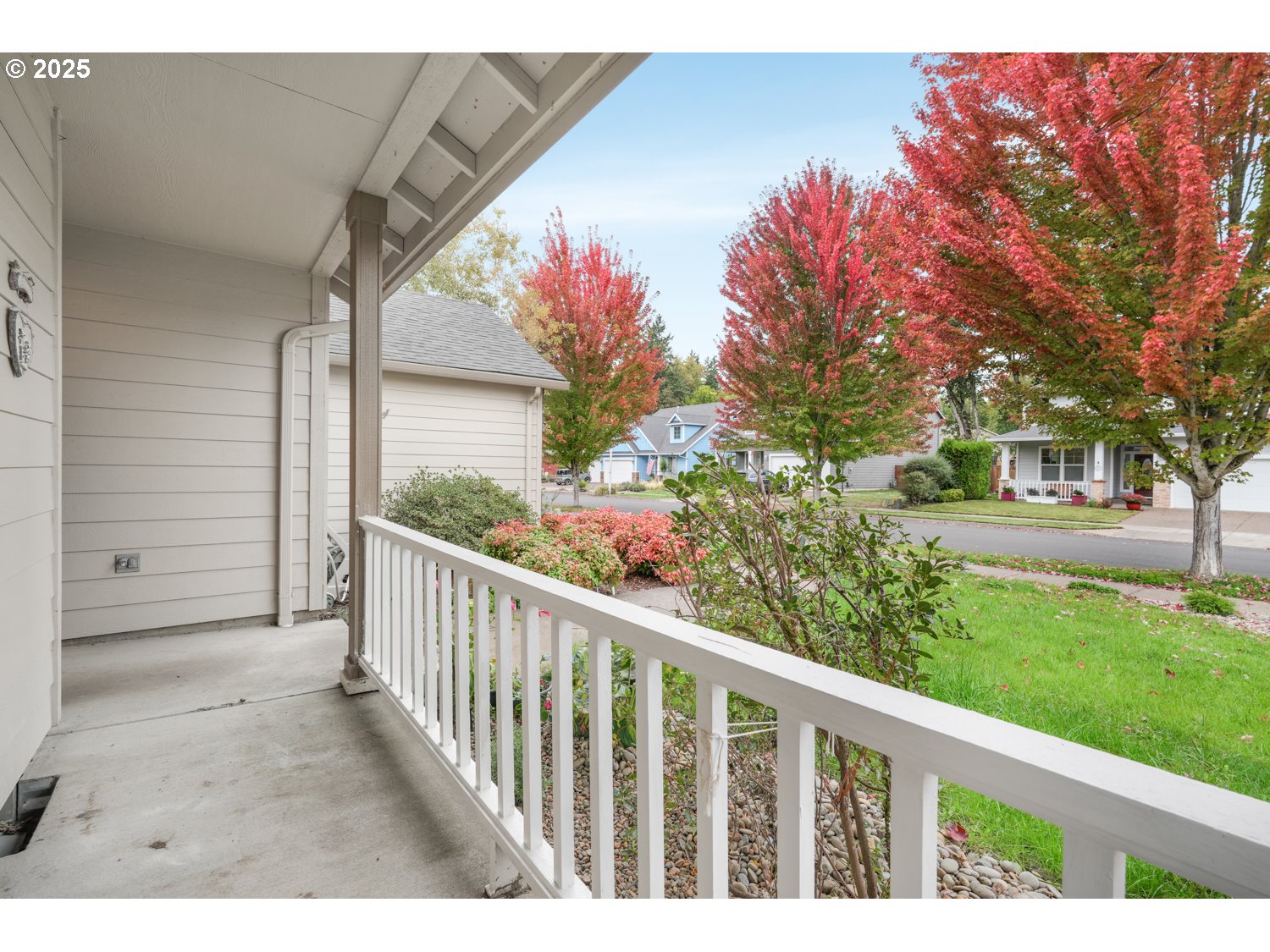 1930 Salmon Run Southwest Albany, OR 97321 - Photo 26 of 26 a view of a porch