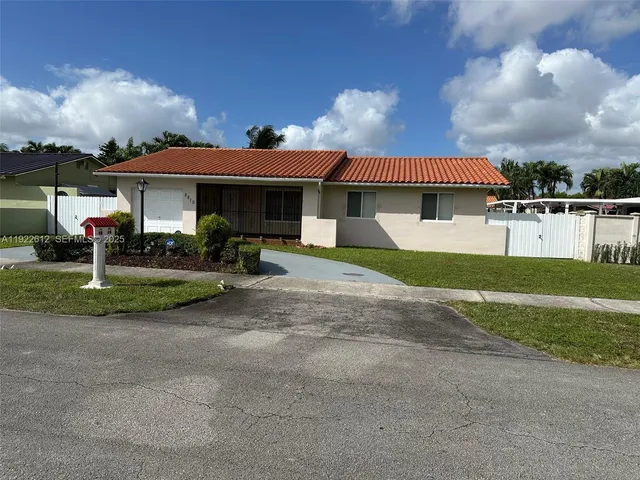 $3,300 | 2810 Southwest 108th Place, Miami, FL 33165