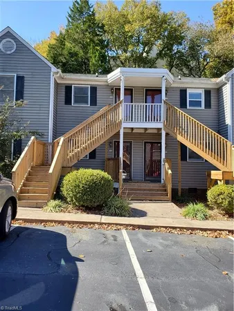 $1,250 | 135 Columbine Drive, Unit 223, Winston-Salem, NC 27106