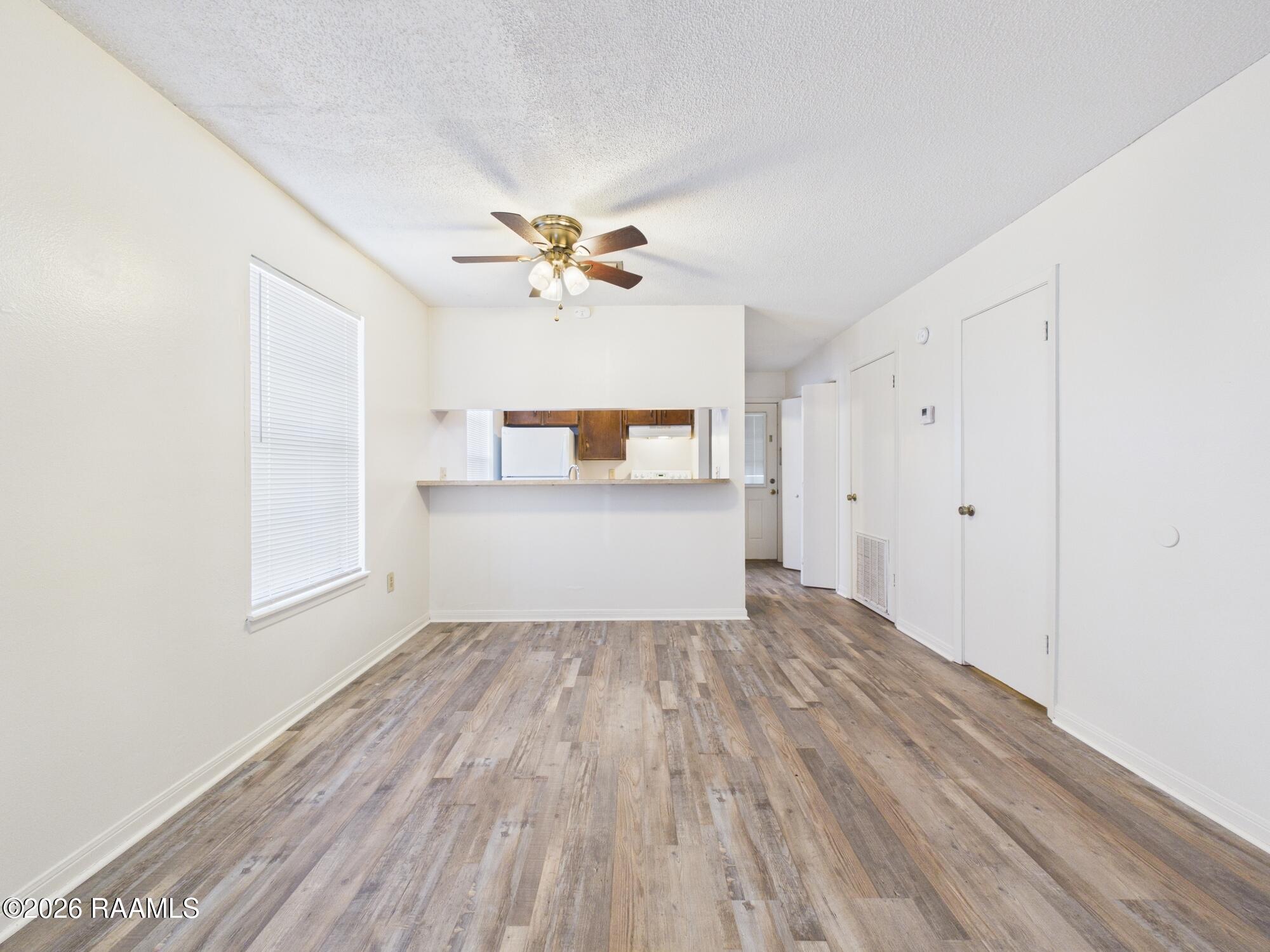 114 Country, Unit 4 Lafayette, LA 70508 - Photo 4 of 19 CAM06261G6-PR0024-STILL005