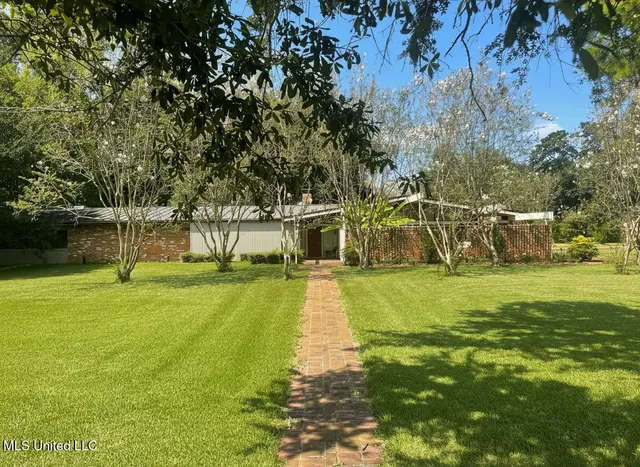 $365,000 | 101 Riverside Street, Vidalia, LA 71373