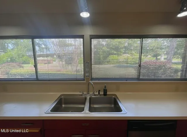 $365,000 | 101 Riverside Street, Vidalia, LA 71373