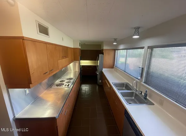 $355,000 | 101 Riverside Street, Vidalia, LA 71373