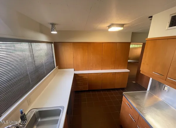 $355,000 | 101 Riverside Street, Vidalia, LA 71373