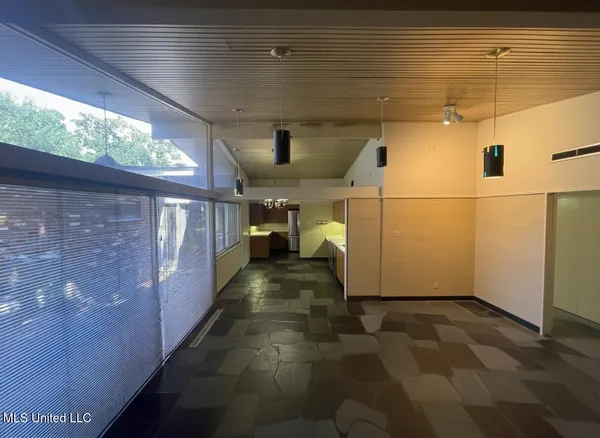 $355,000 | 101 Riverside Street, Vidalia, LA 71373