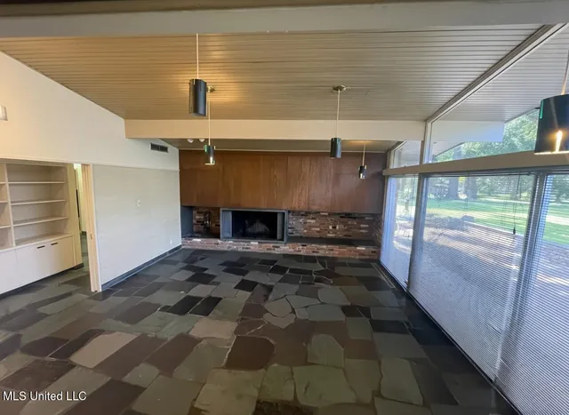 $365,000 | 101 Riverside Street, Vidalia, LA 71373