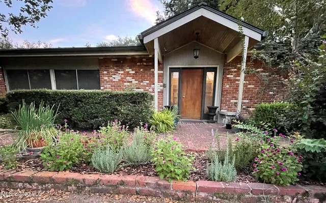 $365,000 | 101 Riverside Street, Vidalia, LA 71373