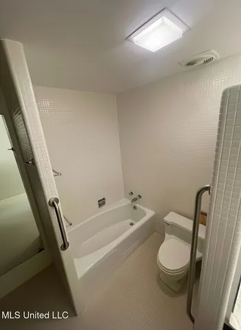 $365,000 | 101 Riverside Street, Vidalia, LA 71373