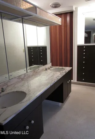 $355,000 | 101 Riverside Street, Vidalia, LA 71373