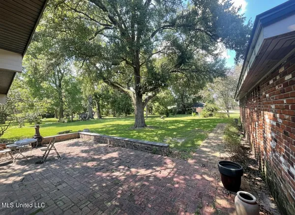 $355,000 | 101 Riverside Street, Vidalia, LA 71373