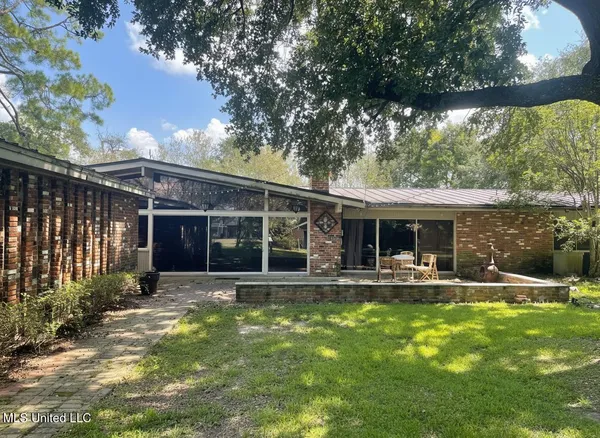 $355,000 | 101 Riverside Street, Vidalia, LA 71373