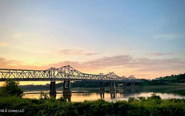 $355,000 | 101 Riverside Street, Vidalia, LA 71373