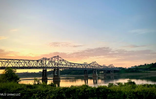 $365,000 | 101 Riverside Street, Vidalia, LA 71373