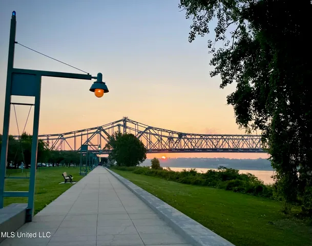 $365,000 | 101 Riverside Street, Vidalia, LA 71373