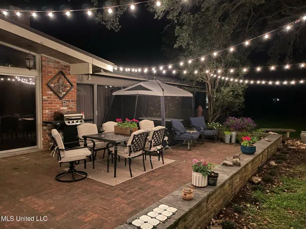 $355,000 | 101 Riverside Street, Vidalia, LA 71373