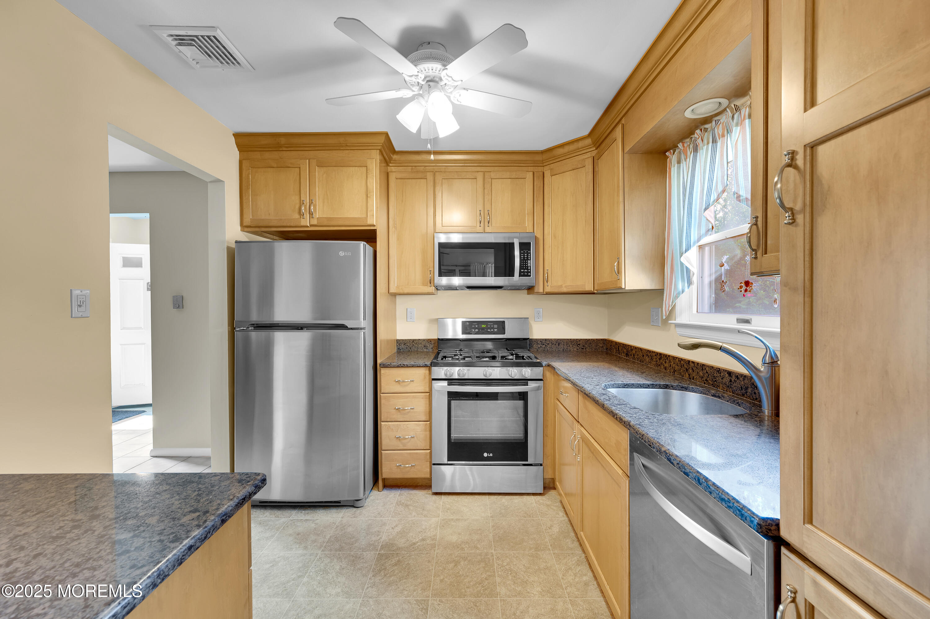7 Robinson Road Brick, NJ 08724 - Photo 3 of 25 Kitchen 2