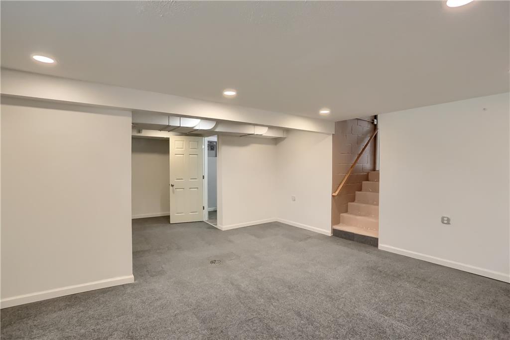 578 Grove Road Verona, PA 15147 - Photo 22 of 25 Gallery Image 22
