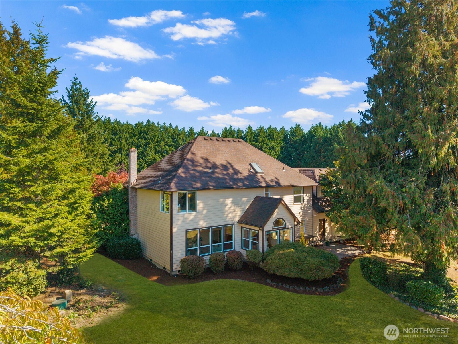 16104 Northeast 6th Court Ridgefield, WA 98642 - Photo 38 of 40 a front view of a house with garden