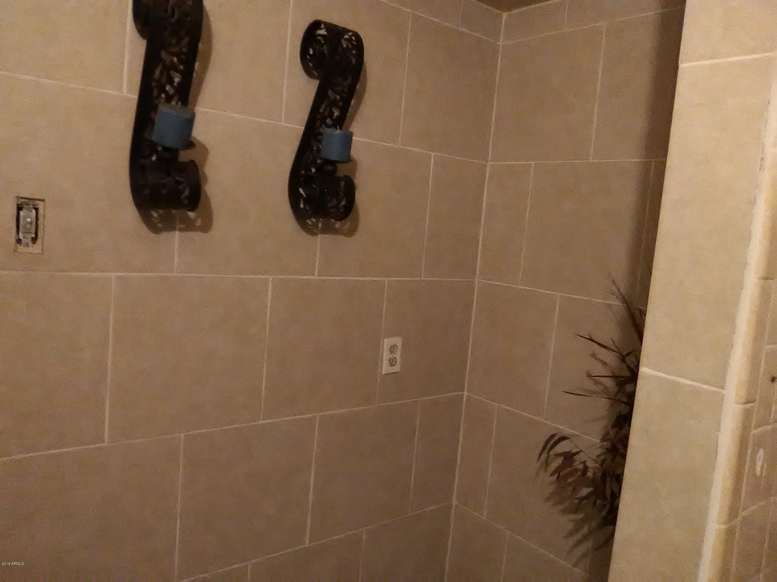 6101 West Cheery Lynn Road Phoenix, AZ 85033 - Photo 6 of 11 W CERRY