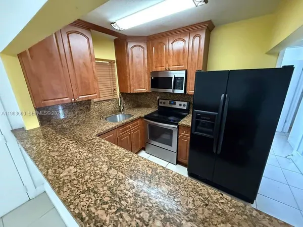 $2,500 | 4050 Northwest 135th Street, Unit 161, Opa-Locka, FL 33054