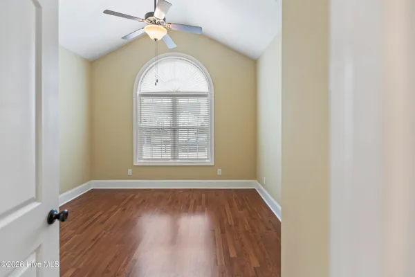 $1,900 | 1624 Brook Hollow Drive, Unit B, Greenville, NC 27834