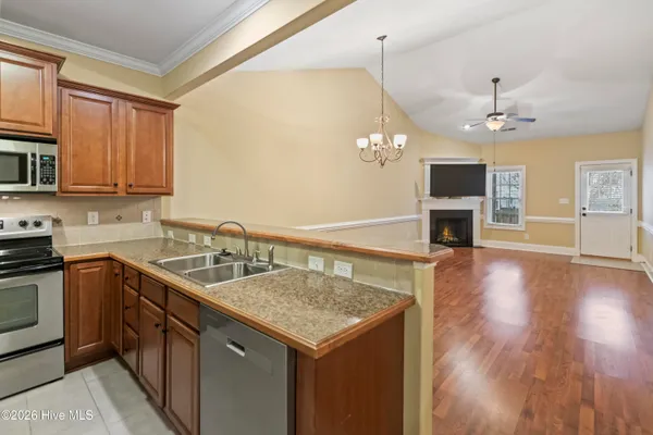 $1,900 | 1624 Brook Hollow Drive, Unit B, Greenville, NC 27834