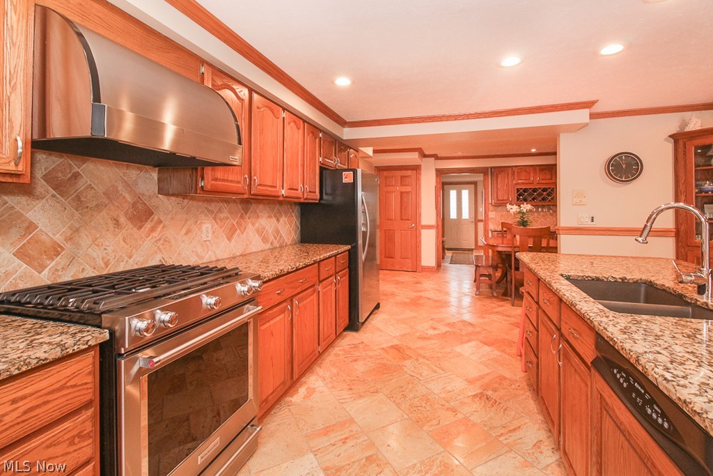 1127 Ford Road Lyndhurst, OH 44124 - Photo 8 of 32 Gallery Image 8
