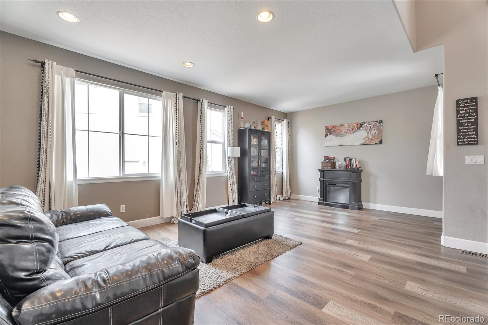 10695 Wynspire Road Highlands Ranch, CO 80130 - Photo 7 of 30