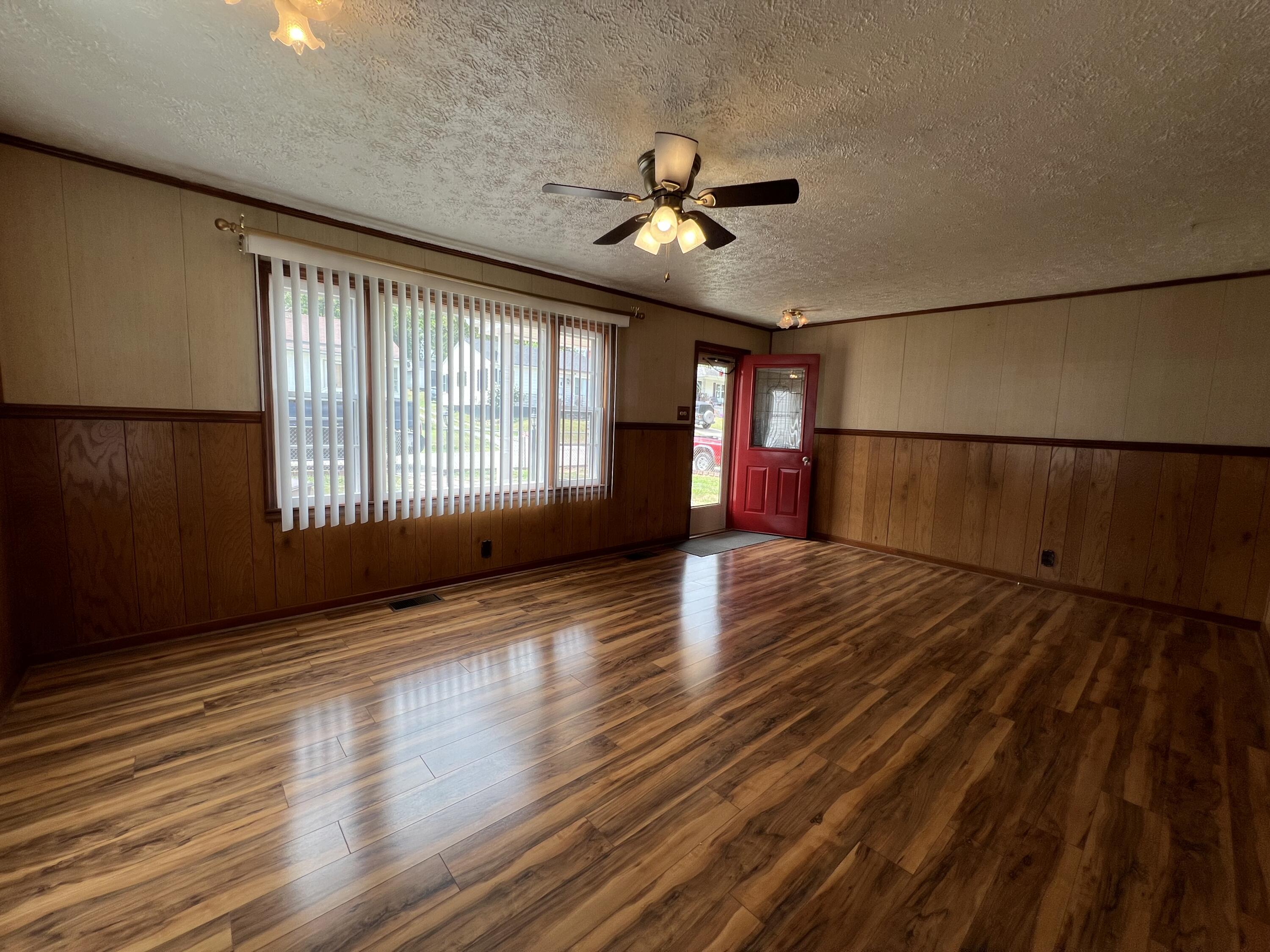 219 Locust Grove Road Winchester, KY 40391 - Photo 12 of 58 IMG_9781