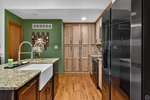 $354,000 | 125 Shelby Drive, Holton, KS 66436