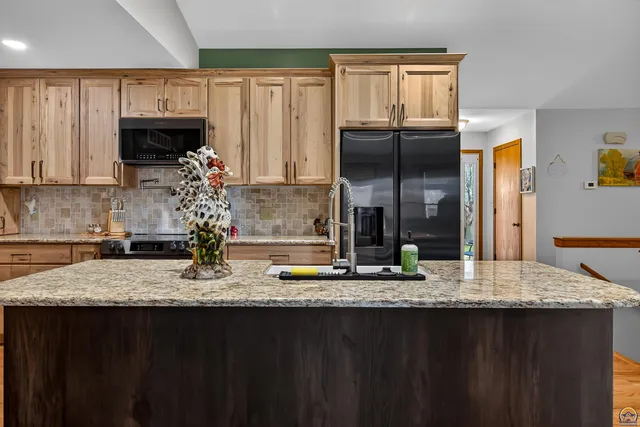 $354,000 | 125 Shelby Drive, Holton, KS 66436